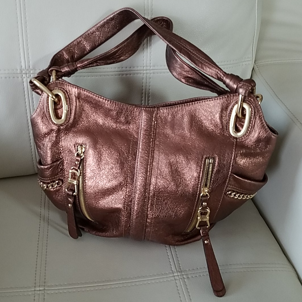 B. MAKOWSKY GOLD SHIMMER BAG W GOLD HARDWARE